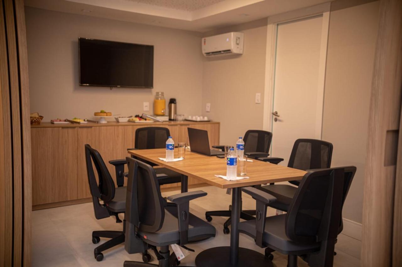 לאורו דה פרייטס Aero Hotel Salvador Aeroporto מראה חיצוני תמונה